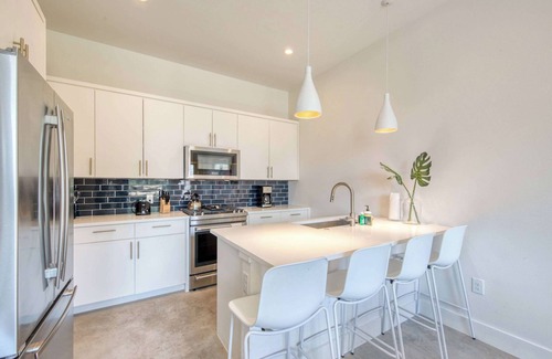 Galindo Casa | Austin Retreat - Unit B