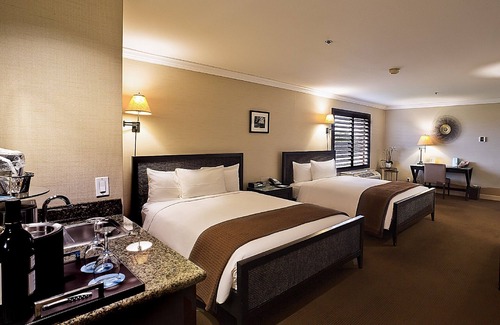 Cupertino Hotel | Conveniently Located To Excellent Transportation! 4 Spacious Units, Free Parking