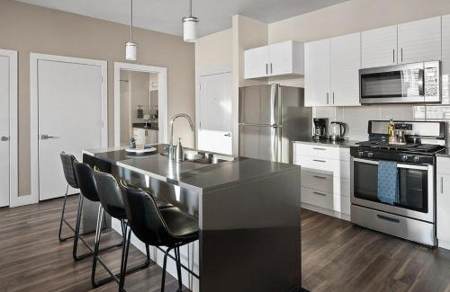 Rio Grande Apartamento | Convention Ctr - Stylish 2BD,2BA with Pool,Gym and Hot tub