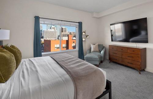 Rio Grande Apartamento | Convention Ctr - Stylish 2BD,2BA with Pool,Gym and Hot tub