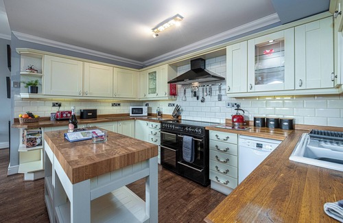 Llanfairpwllgwyngyll Apartamento | Converted Former Rectory - Snowdonia View