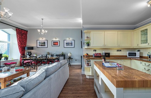 Llanfairpwllgwyngyll Apartamento | Converted Former Rectory - Snowdonia View