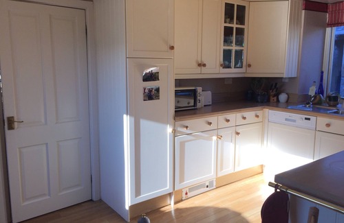 Battle Cabaña | Converted old school with picture postcard views of Pen Y Fan (sleeps 5/6)
