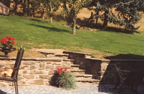 Battle Cabaña | Converted old school with picture postcard views of Pen Y Fan (sleeps 5/6)