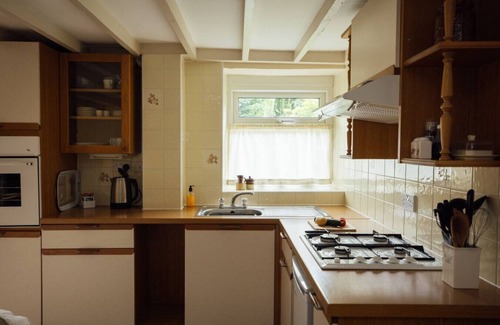 Haverfordwest Casa | Converted Stone Cottage with indoor swimming pool