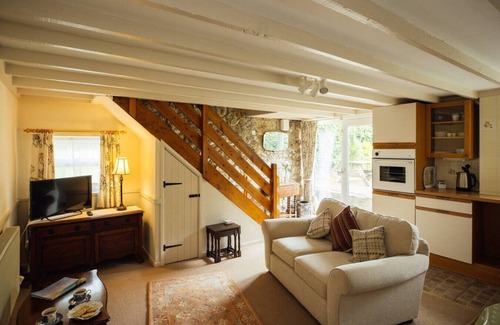 Haverfordwest Casa | Converted Stone Cottage with indoor swimming pool