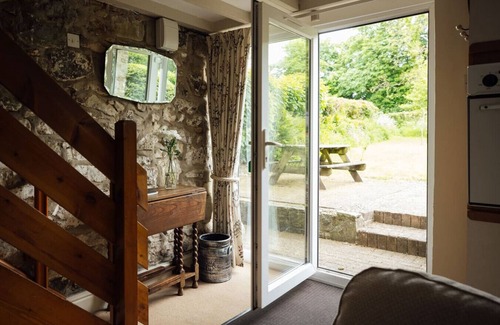 Haverfordwest Casa | Converted Stone Cottage with indoor swimming pool