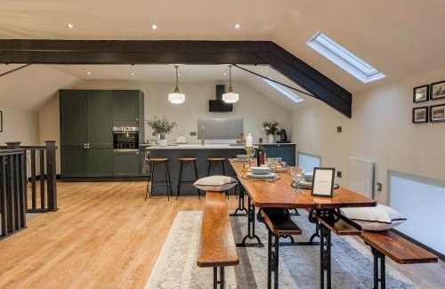Llaneilian Casa | Converted Welsh Sunday School with Sea View & Garden on Anglesey - Dog Friendly