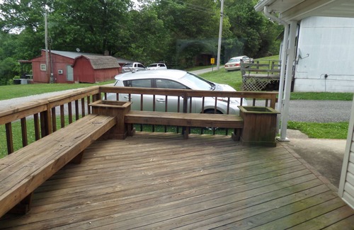 Baxter Cabina | Cookeville-Center Hill-FAMILY or FISHING Vacation-SLEEPS 8-Lake Access-NICE
