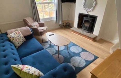 Cookham Dean Cabaña | Cookham Stunning Two Bedroom Cottage & Garden Office