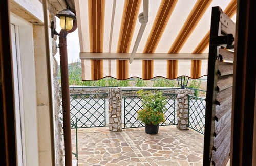 Bakar Casa | Cool 3-bedroom house with AC in charming Praputnjak