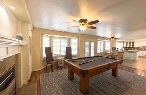 Spring Valley Lake Casa | Cool 4-bedroom house with AC in Victorville- Pool Table, On the Lake