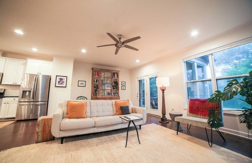 Belmont Casa | Cool 4-bedroom townhome walkable to restaurants