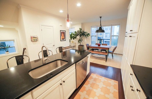 Belmont Casa | Cool 4-bedroom townhome walkable to restaurants