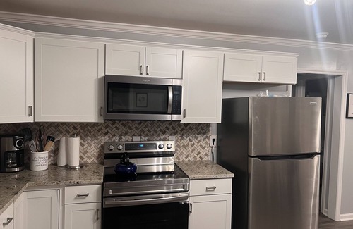 Monroe Casa | Cool and Calm 4bd 4ba close to all amenities in the city,