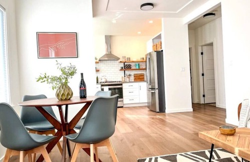 San Anselmo Apartamento | Cool and Classy Steps to Downtown