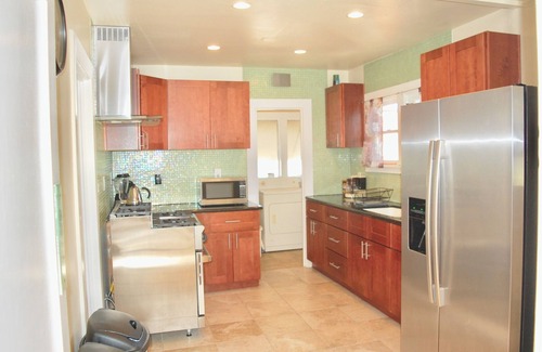 Point Loma Heights Casa | Cool, Big Beach House * aire acondicionado, se admiten perros, cerca de la playa, ¡agradable!