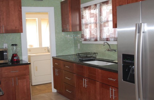 Point Loma Heights Casa | Cool, Big Beach House * aire acondicionado, se admiten perros, cerca de la playa, ¡agradable!