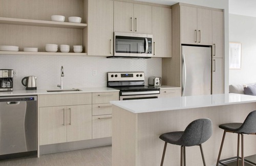 Forest Hills - Woodbourne Apartamento | Cool Jamaica Plain 1BR w/ Gym & W/D, near Orange Line, by Blueground