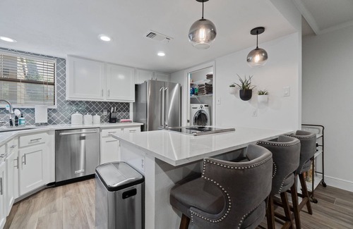 Zilker Condominio | Cool Off in Barton Springs Pool Steps from Zilker Park