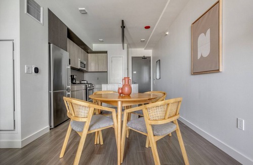 South Loop Apartamento | Cool South Loop 2BR w/ Pool, Gym & Sports, nr Grant Park, by Blueground