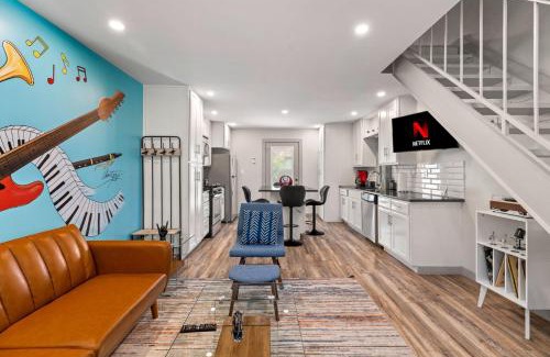 St. Edwards Casa | Cool Vibes Music Capital SoCo Townhome!