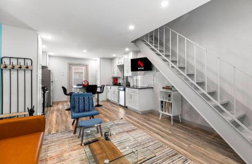 St. Edwards Casa | Cool Vibes Music Capital SoCo Townhome!