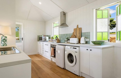 Ewingsdale Cabaña | A PERFECT STAY - Coolamon Studio