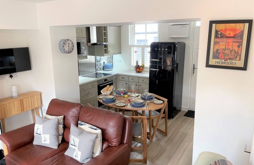 Cairnbaan Apartamento | Coorie Doon, picturesque setting on Crinan Canal