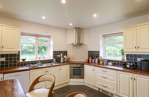 Goleen Cabaña | COORLACKA, pet friendly, with a garden in Goleen, County Cork