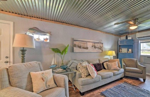 Rockport Casa | Copano Bay Cottage w/Private Dock & Kayaks!
