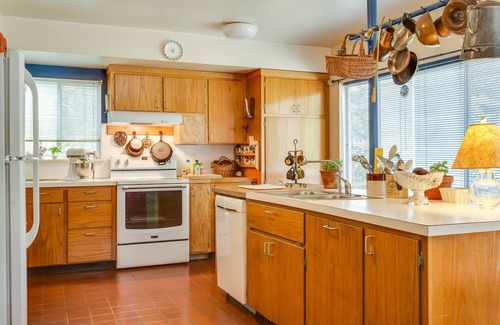 North Downtown Casa | Cope Foster - King room | Downtown Cville!