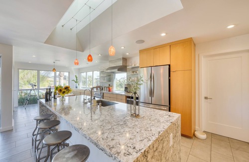 Sonoma Casa | Coplan Vineyards | 10-Acre Estate w/ Pool, Spa, Bocce & Designer Interiors