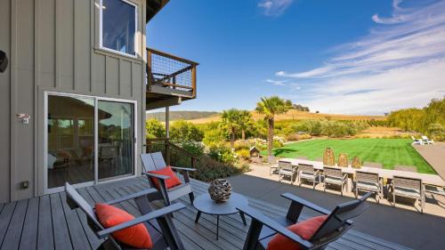 Sonoma Casa | Coplan Vineyards by AvantStay 10-Acre Estate w Pool Spa Bocce Designer Interiors