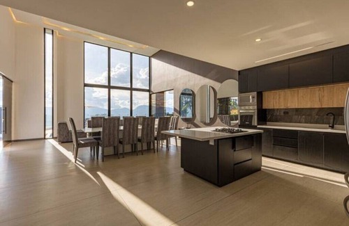 Medellin Villa | Casita en Copper, De Lujo en Medellin