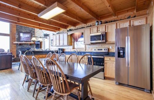 Wears Valley Casa | Copper Top - Stunning Views, and Hot Tub