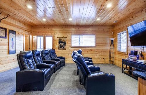Wears Valley Casa | Copper Top - Stunning Views, and Hot Tub