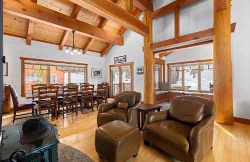 Alpine Meadows Casa | Copperleaf Lodge - Updated Alpine Meadows Chalet w Private Hot Tub, Ski Shuttle!
