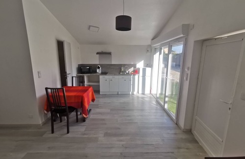 Saint-Alban-du-Rhone Apartamento | Coquet Studio Climatisé et Privatif à Saint-alban-du-rhone