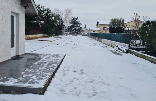 Saint-Alban-du-Rhone Apartamento | Coquet Studio Climatisé et Privatif à Saint-alban-du-rhone