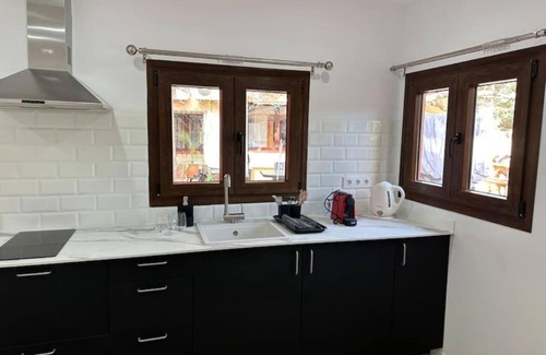 Sant Cugat del Valles Apartamento | COQUETO APTO. EN LA FLORESTA, a solo 12 kms. de Barcelona capital, 2 personas.