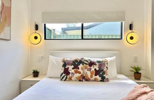 Daisy Hill Casa | Coral 1bd-studio at Daisy hills-minutes to M1 highway