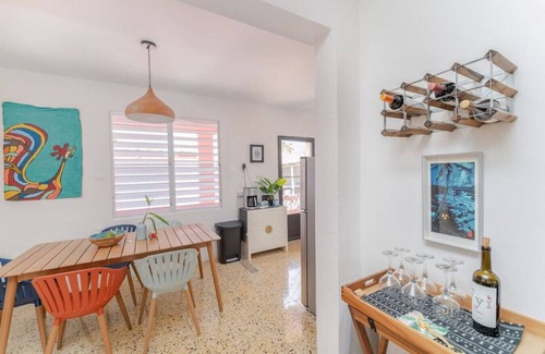 Stella Casa | Coral Casa-One block from the beach!