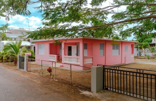 Stella Casa | Coral Casa-One block from the beach!