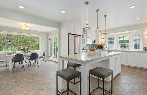 Montecito Casa | Coral Cottage- Just minutes away from Butterfly Beach & Montecito's Lower Village!