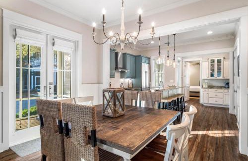 Watercolor Casa | Coral Cottage