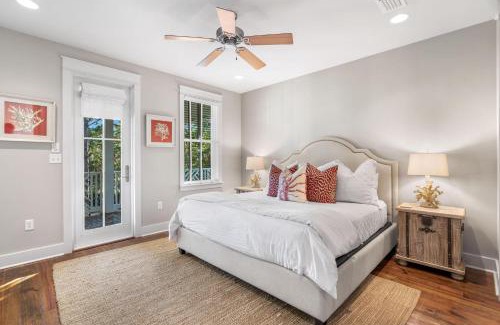 Watercolor Casa | Coral Cottage
