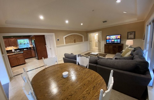 Melbourne Casa | Coral Hammock, tropical oasis less than 10 min to beach.