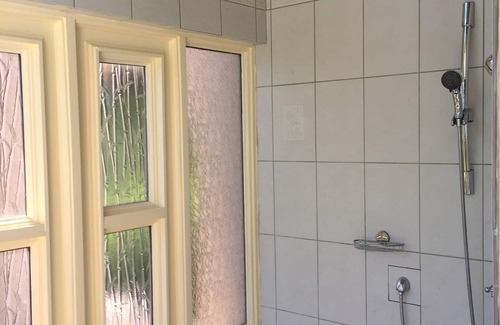 Highgate Cama Y Desayuno | Coral Hill -hideaway - piscina privada. Ambiente completamente relajante.