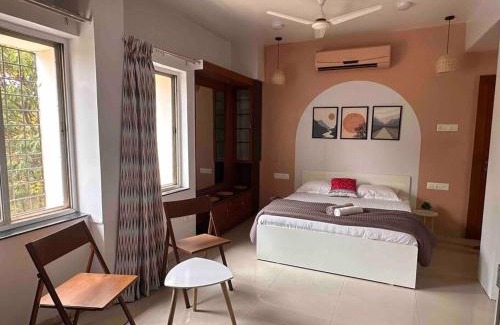 Koregaon Park Apartamento | Coral: Pvt Studio in Koregaon Park. WiFi SmartTv AC